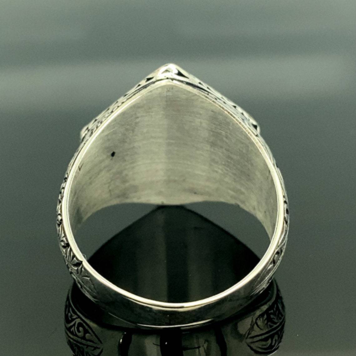 Classic Ring with Timeless Appeal