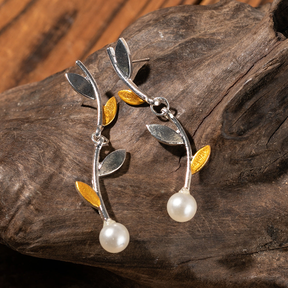 Romantic Silver Earring for Special Moments