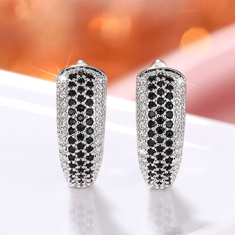 Charming Earring for Any Occasion