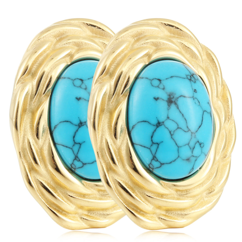 Classic Gold Earring with Timeless Appeal
