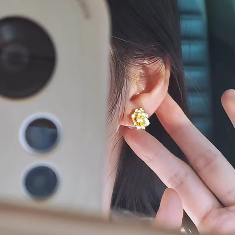 Elegant Gold Earring for Every Occasion