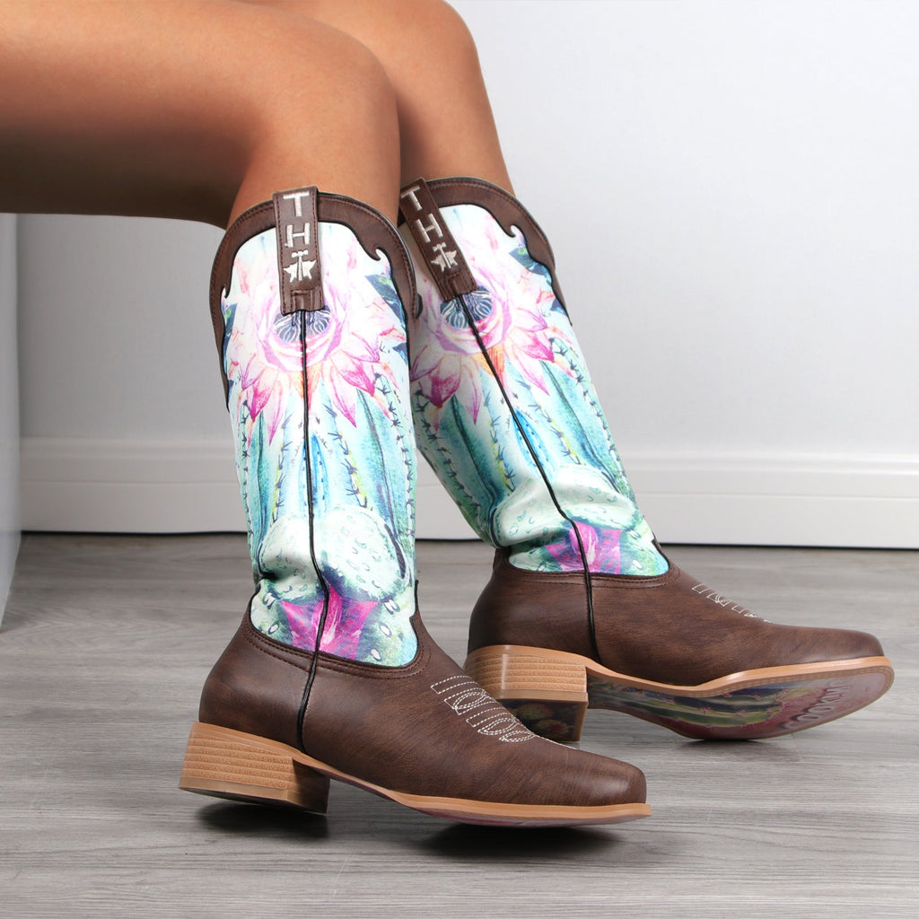 Graceful Orthopedic Boots for Modern Look
