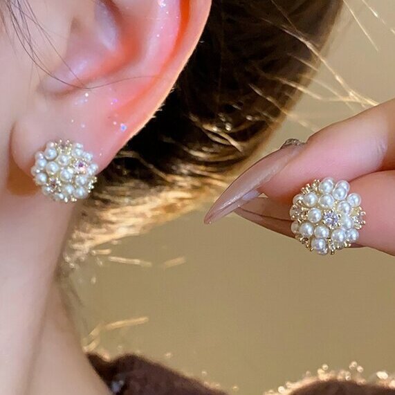 Stunning Pearl Earring for Daily Wear