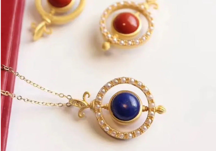 Classic Silver Necklace with Timeless Appeal