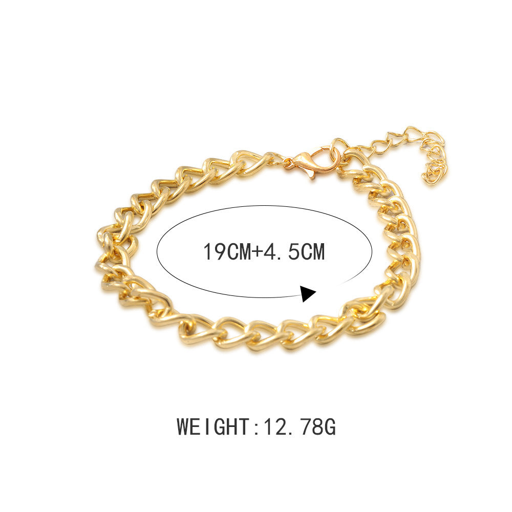 Romantic Gold Bracelet for Special Moments