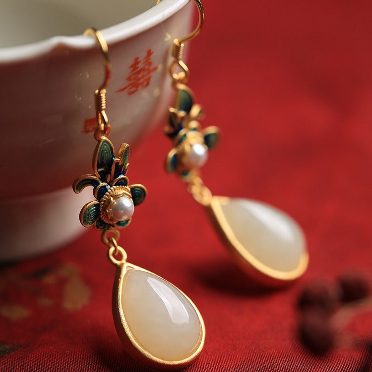 Classic Gold Set with Timeless Appeal