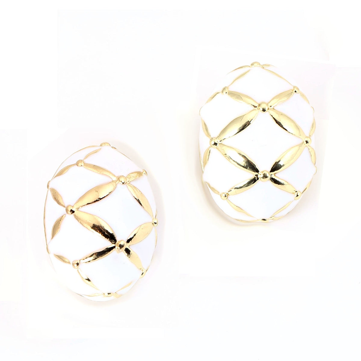 Classic Earring with Timeless Appeal