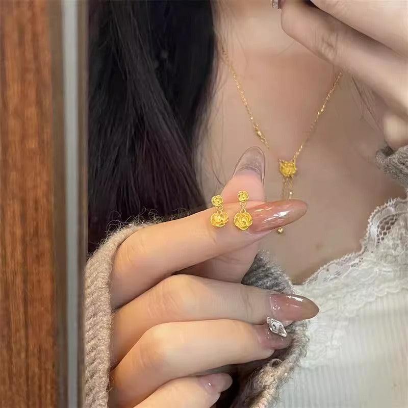 Classic Gold Earring with Timeless Appeal