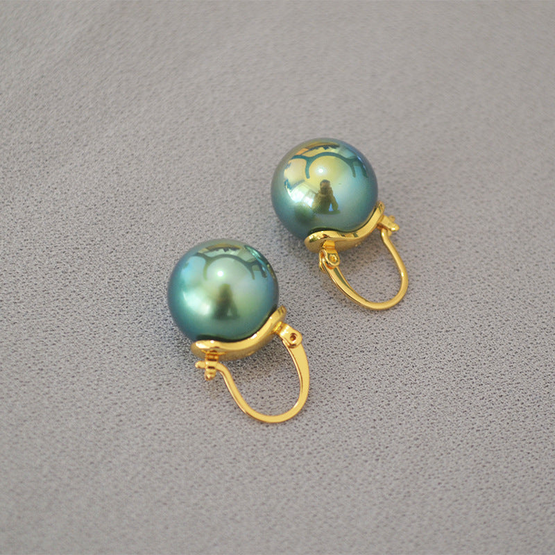 Elegant Gold Earring for Every Occasion