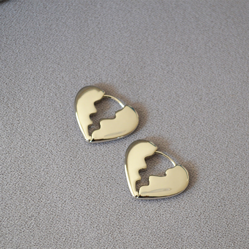 Charming Silver Earring for Any Occasion
