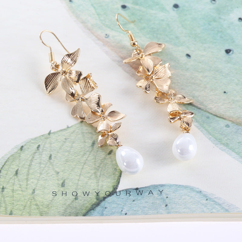 Stunning Gold Earring for Daily Wear