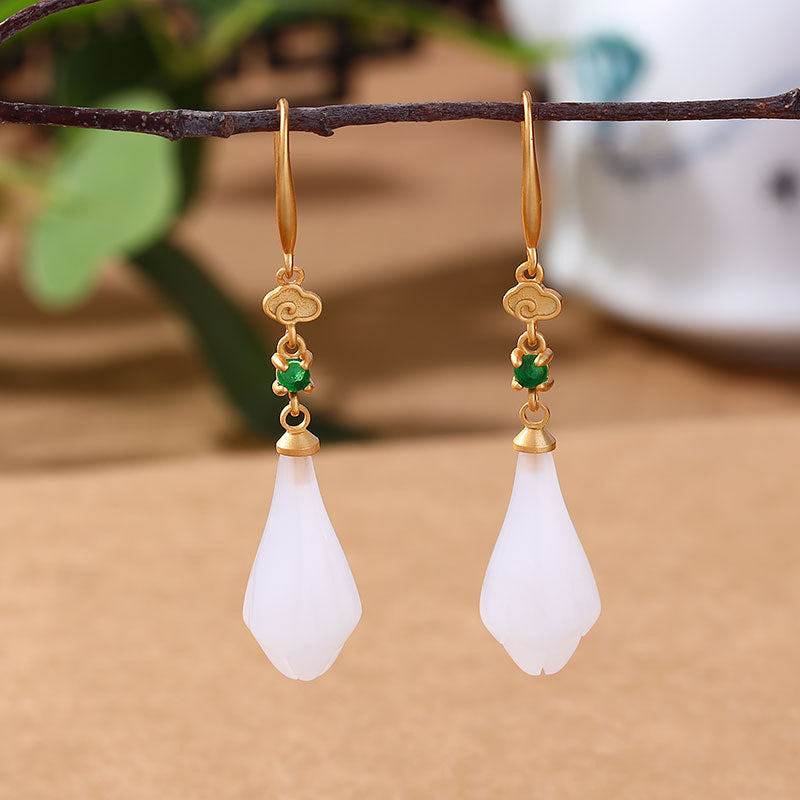 Charming Gold Earring for Any Occasion