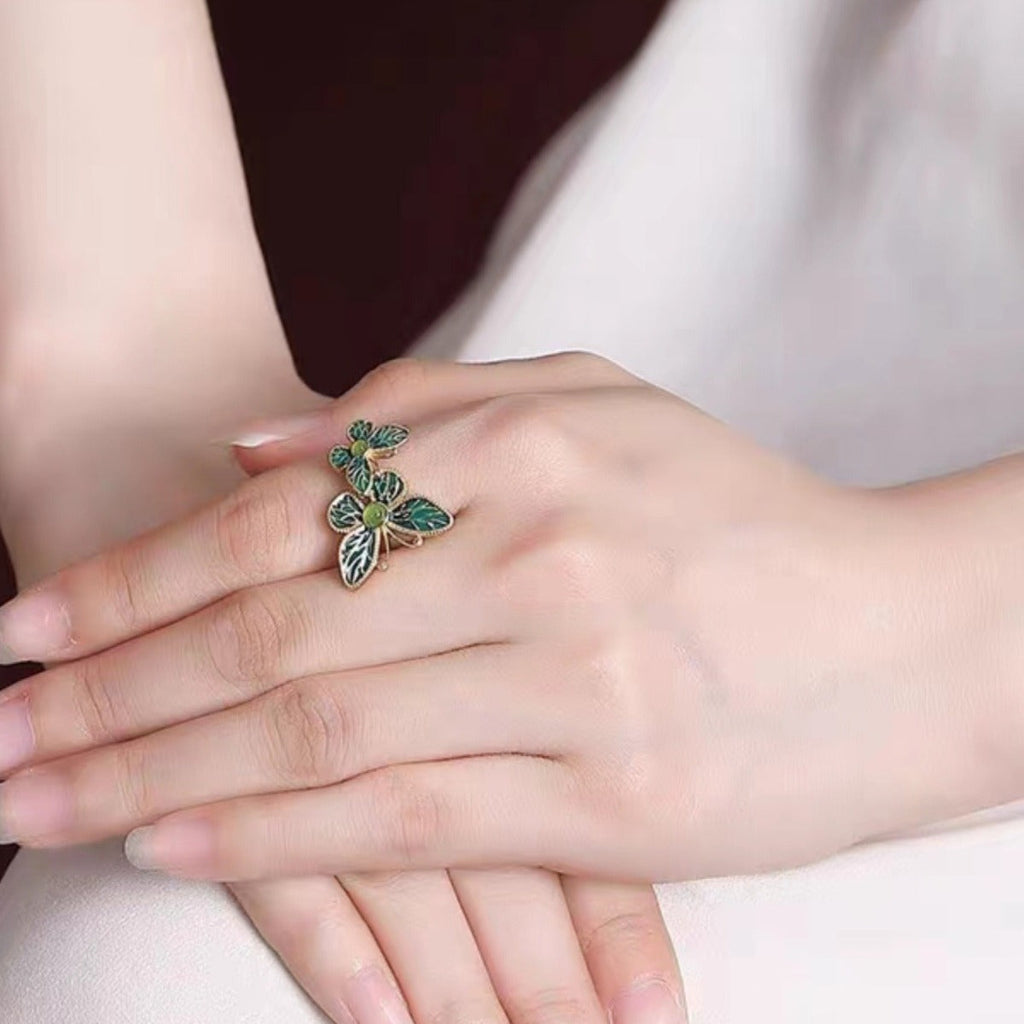 Charming Gold Ring for Any Occasion