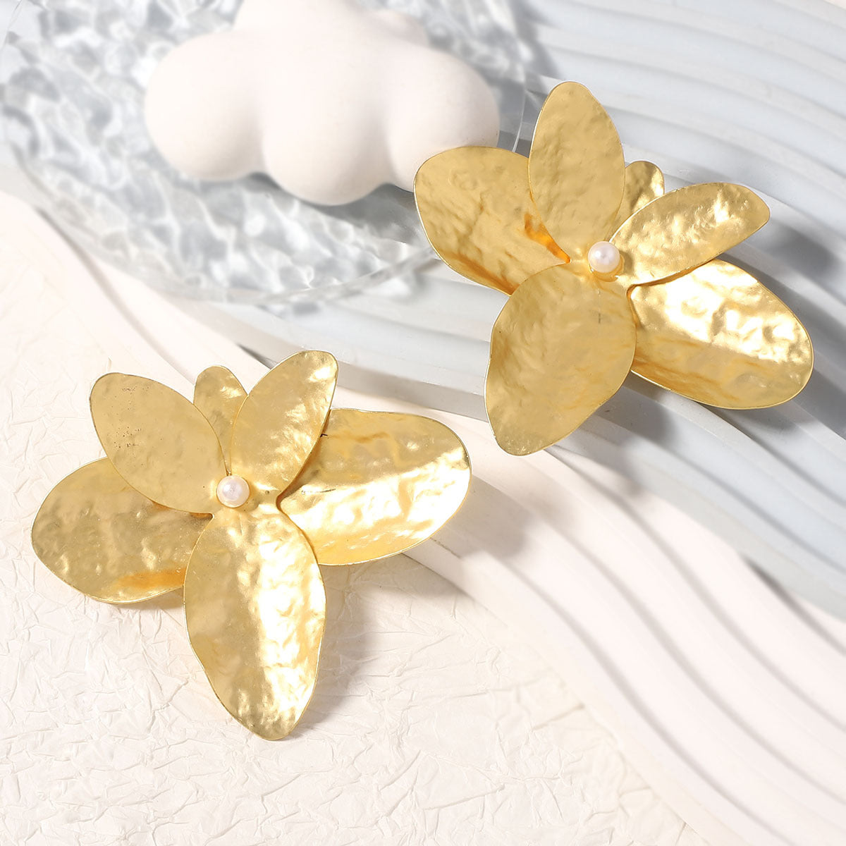 Charming Earring for Any Occasion