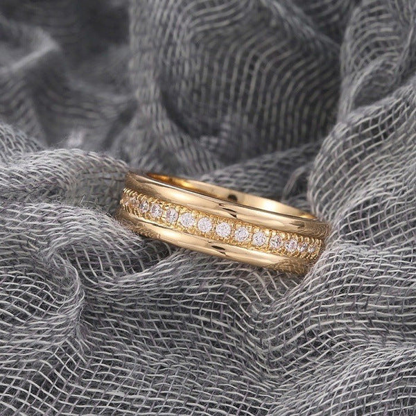 Classic Gold Ring with Timeless Appeal