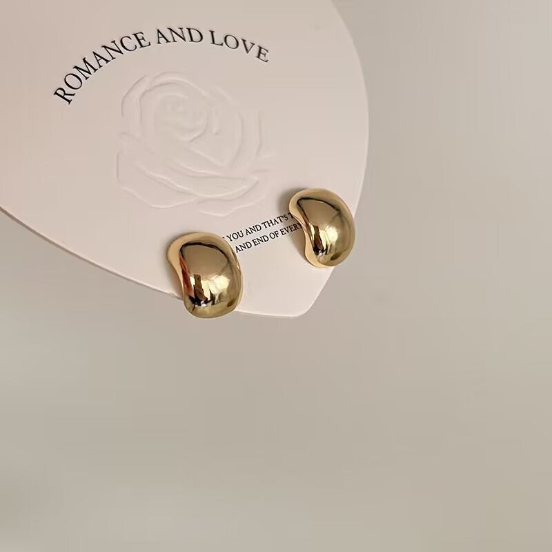 Classic Gold Piece with Timeless Appeal