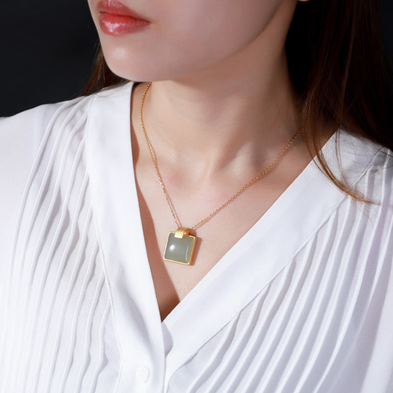 Romantic Gold Necklace for Special Moments