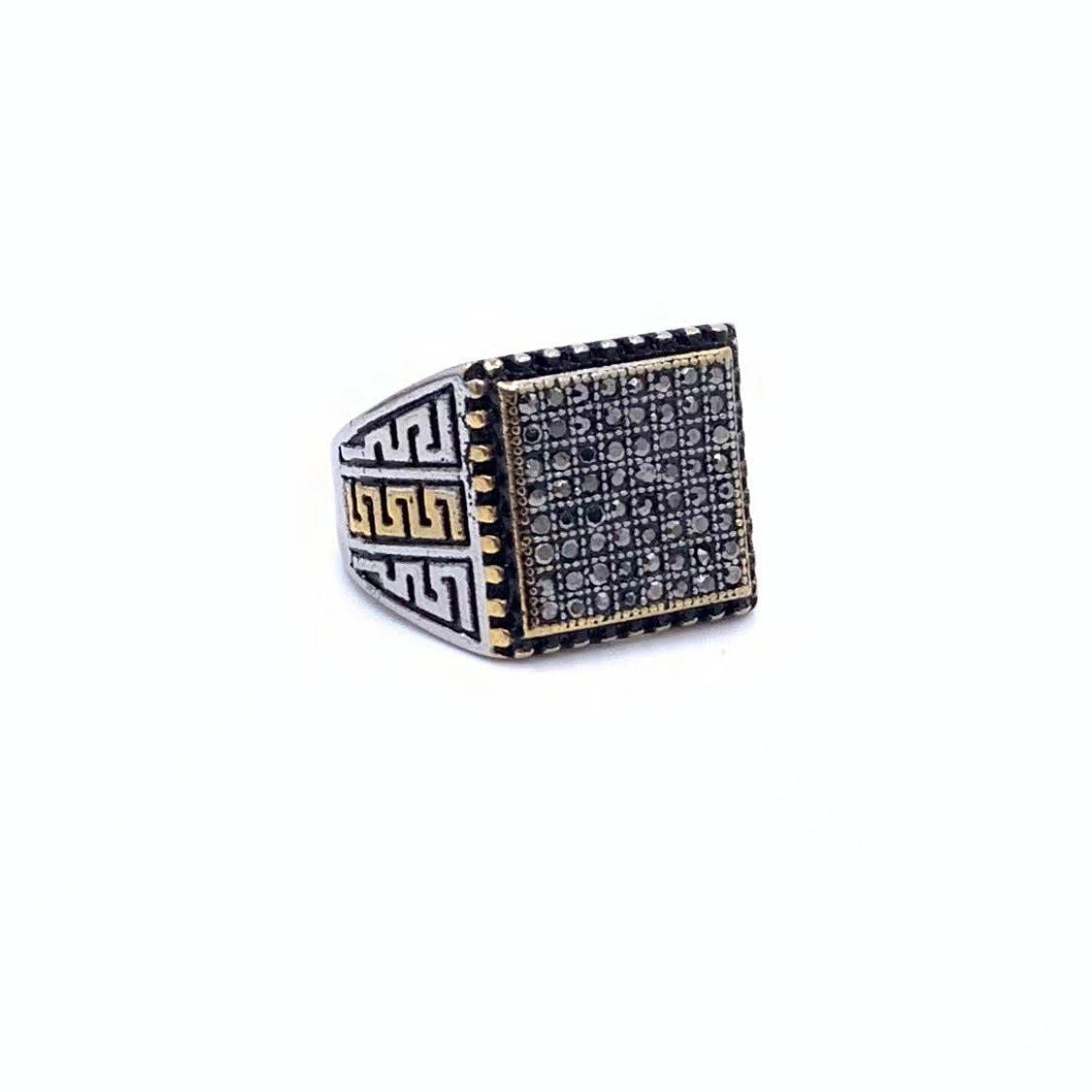 Classic Ring with Timeless Appeal