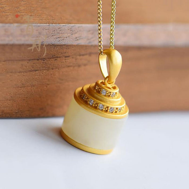 Charming Silver Pendant for Any Occasion