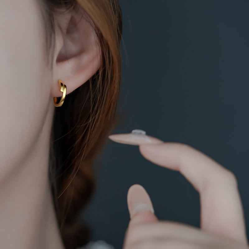 Classic Pearl Earring with Timeless Appeal