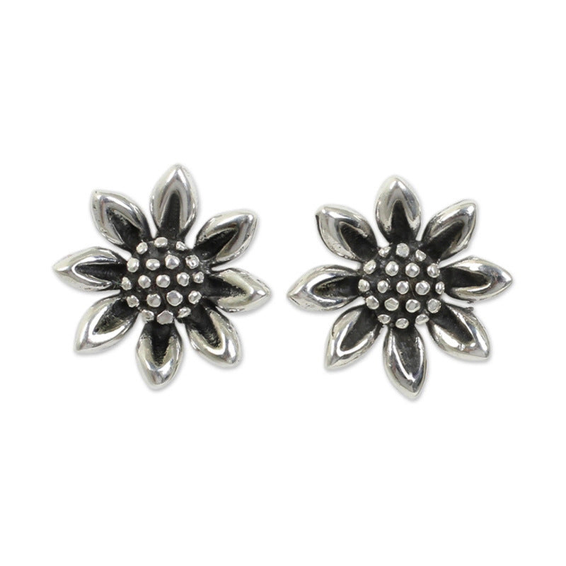 Charming Piece for Any Occasion