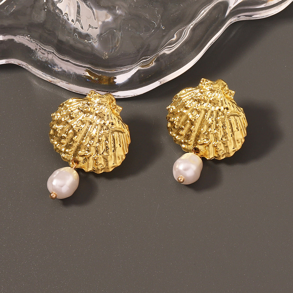 Romantic Pearl Earring for Special Moments