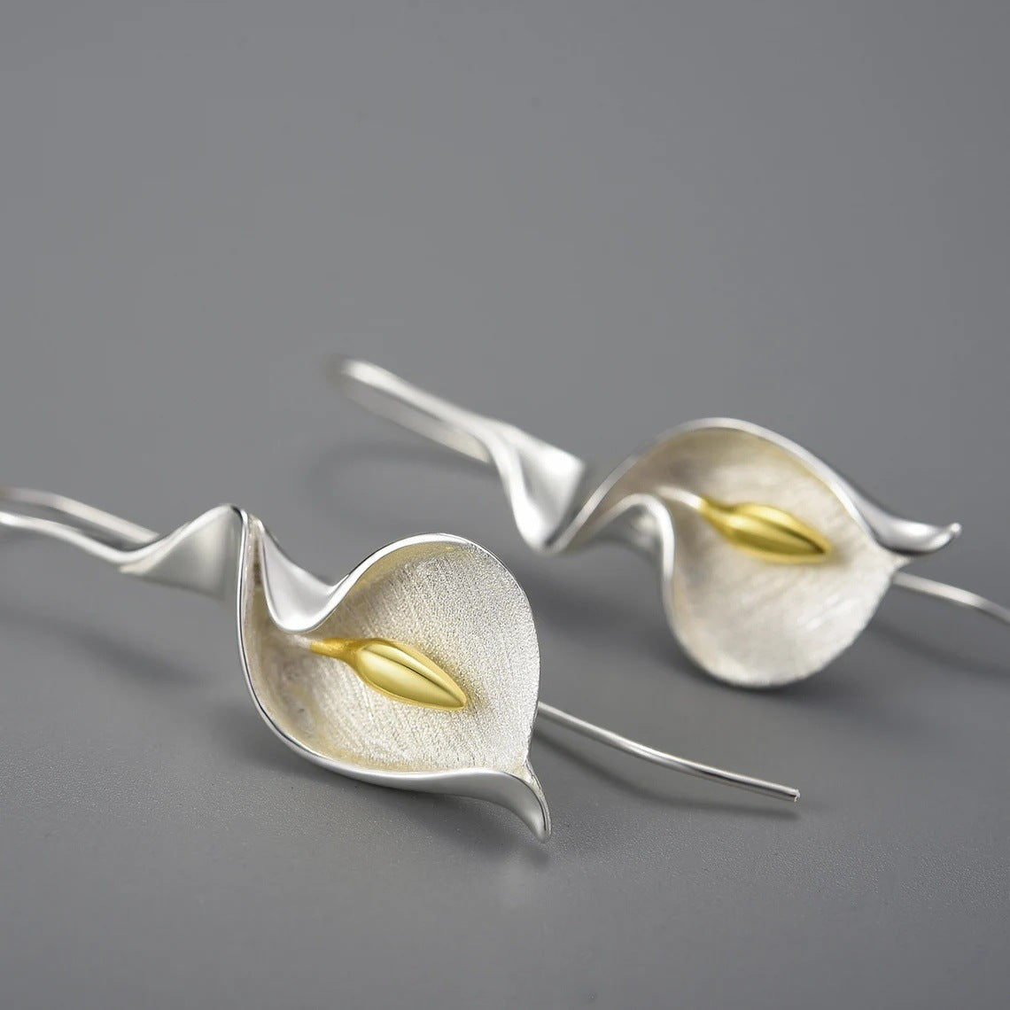 Classic Pearl Earring with Timeless Appeal