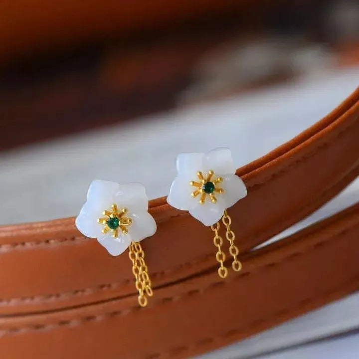 Romantic Silver Earring for Special Moments
