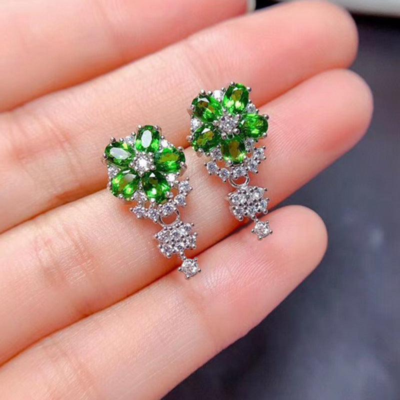 Charming Earring for Any Occasion