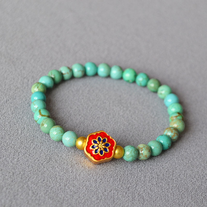 Classic Gold Bracelet with Timeless Appeal