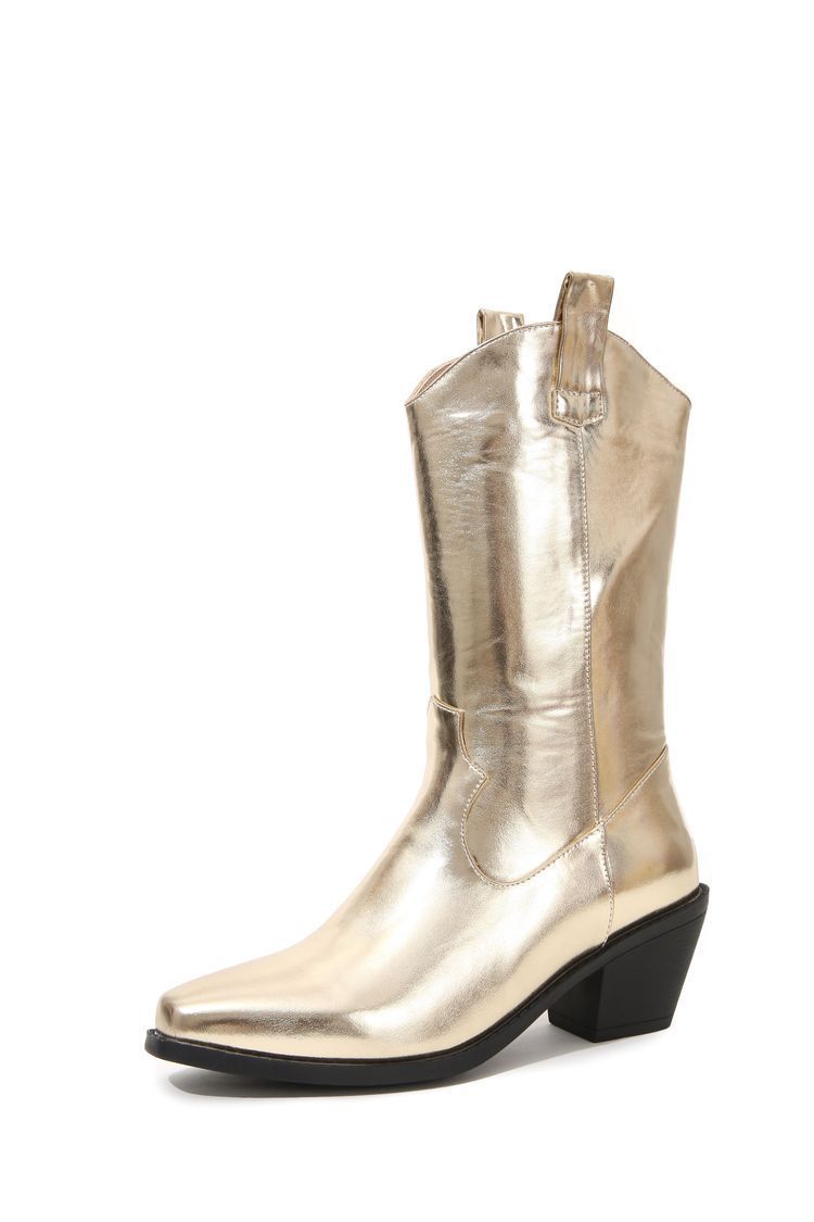 Graceful Orthopedic Boots for Modern Look