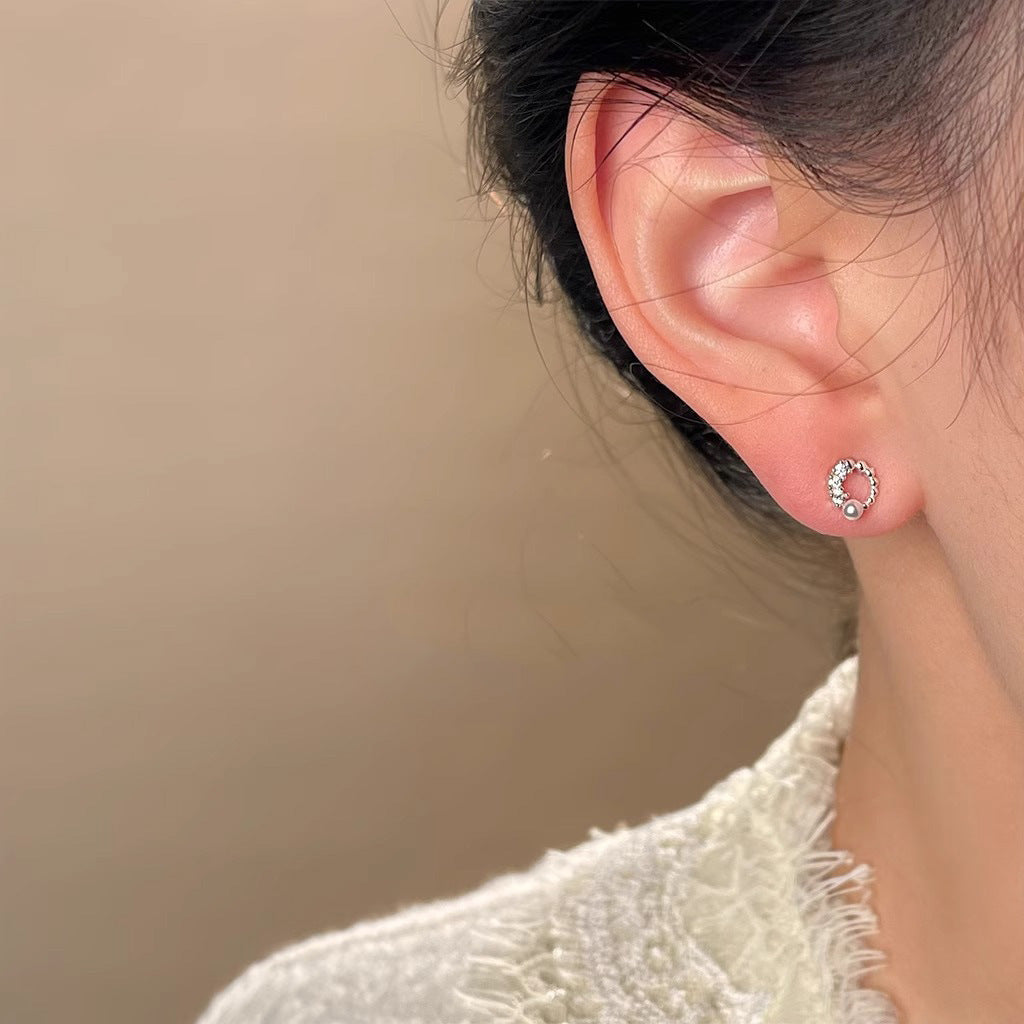 Romantic Pearl Earring for Special Moments