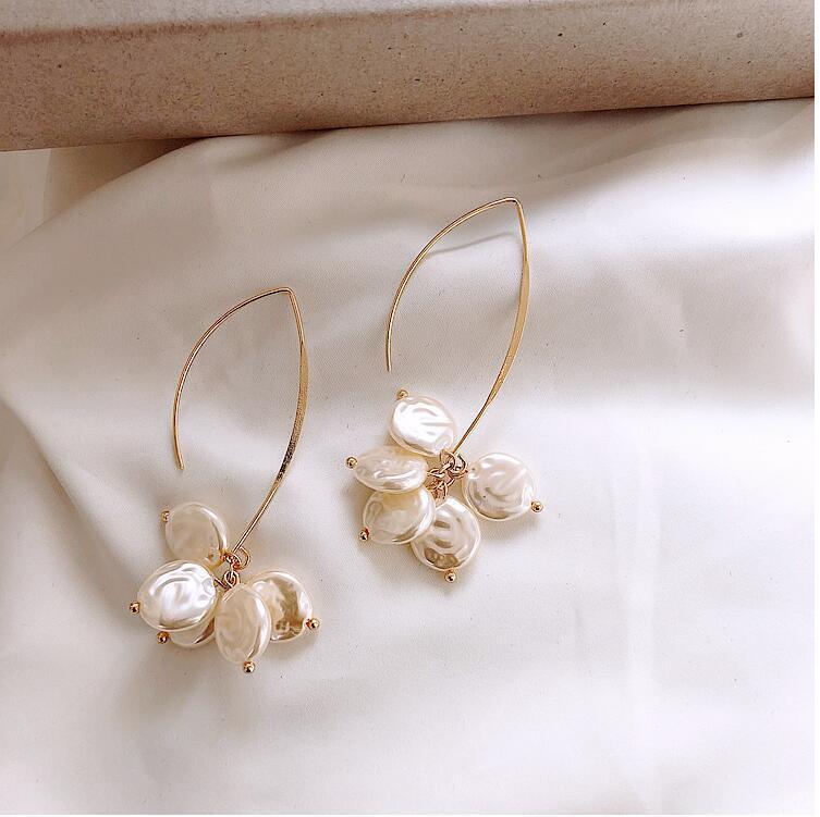 Classic Pearl Earring with Timeless Appeal