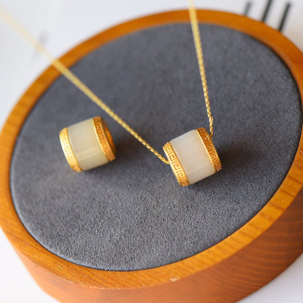 Charming Silver Necklace for Any Occasion