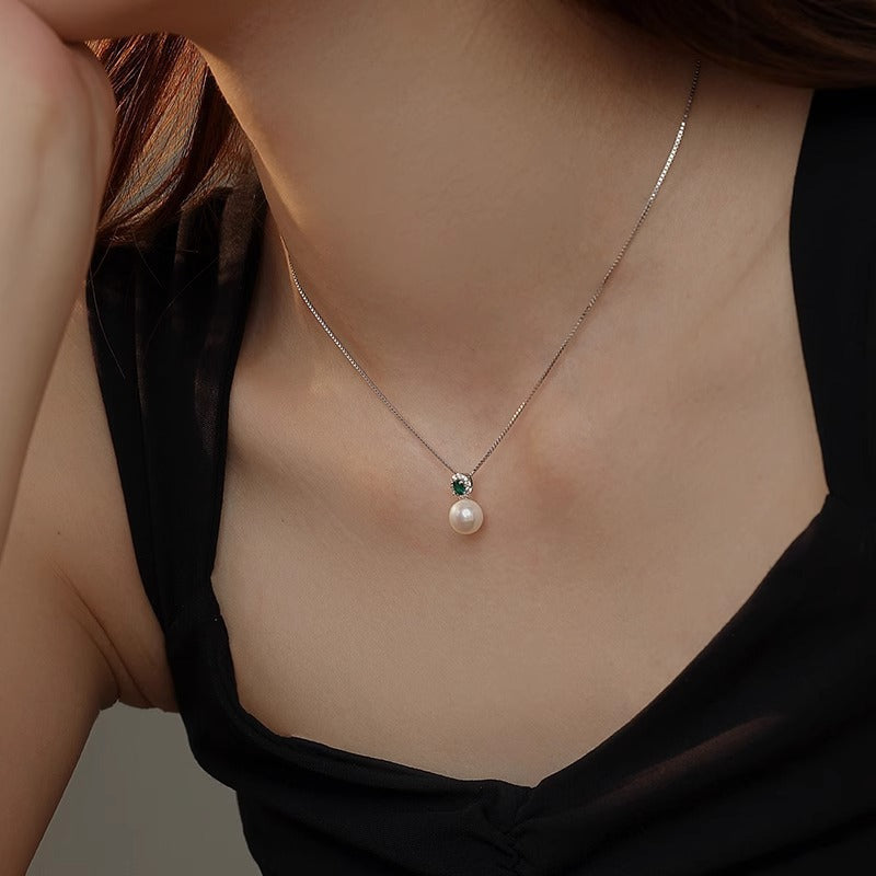 Romantic Pearl Necklace for Special Moments