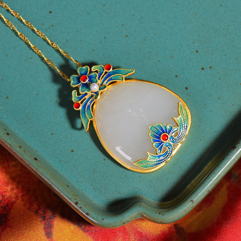 Stunning Gold Necklace for Daily Wear