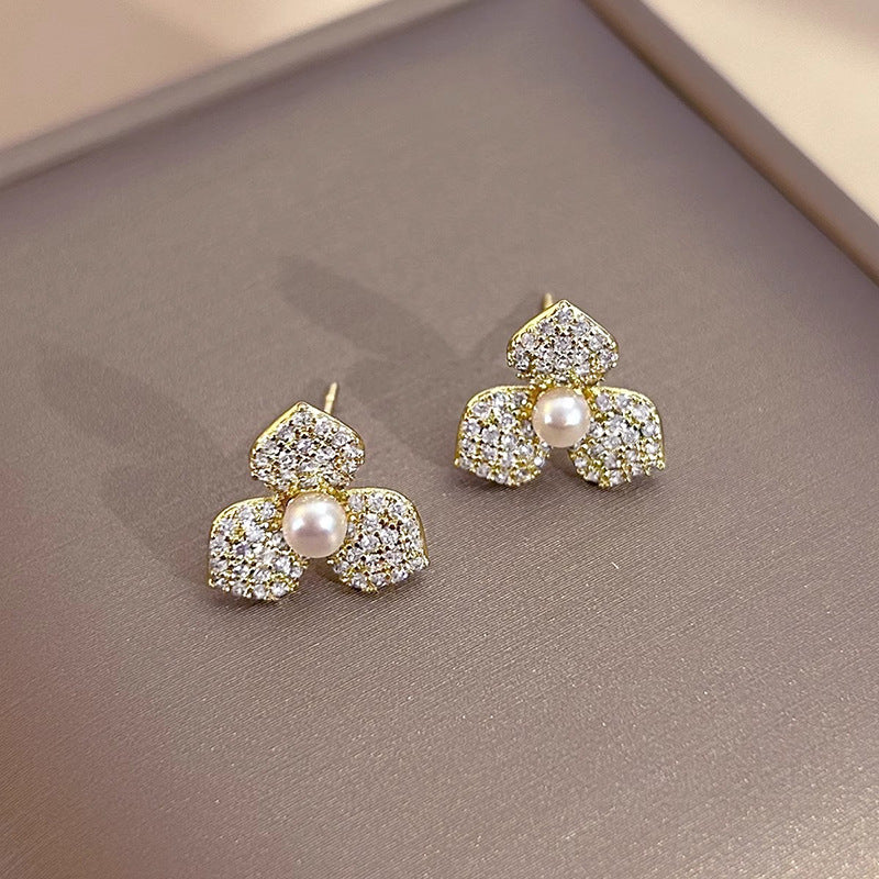 Stunning Pearl Earring for Daily Wear
