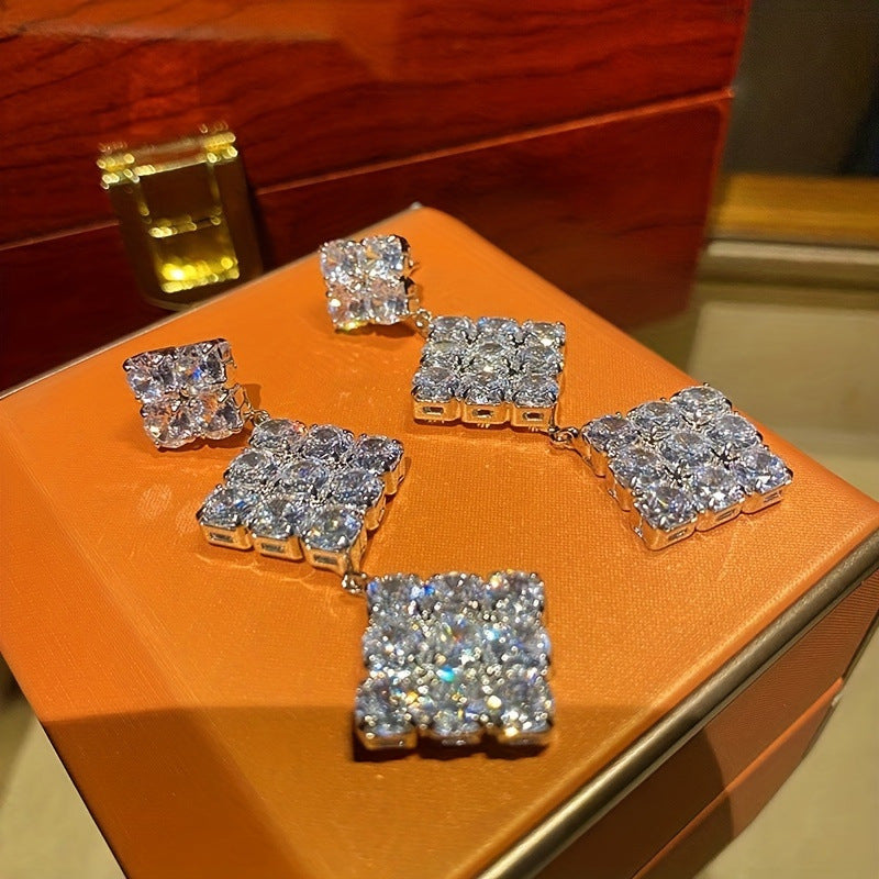 Charming Earring for Any Occasion