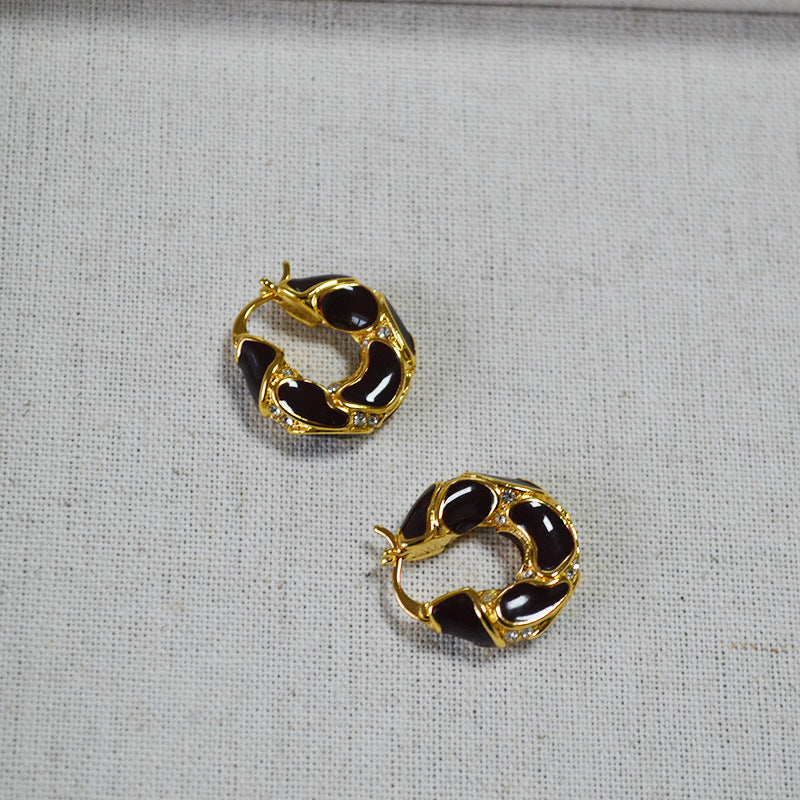 Elegant Gold Earring for Every Occasion