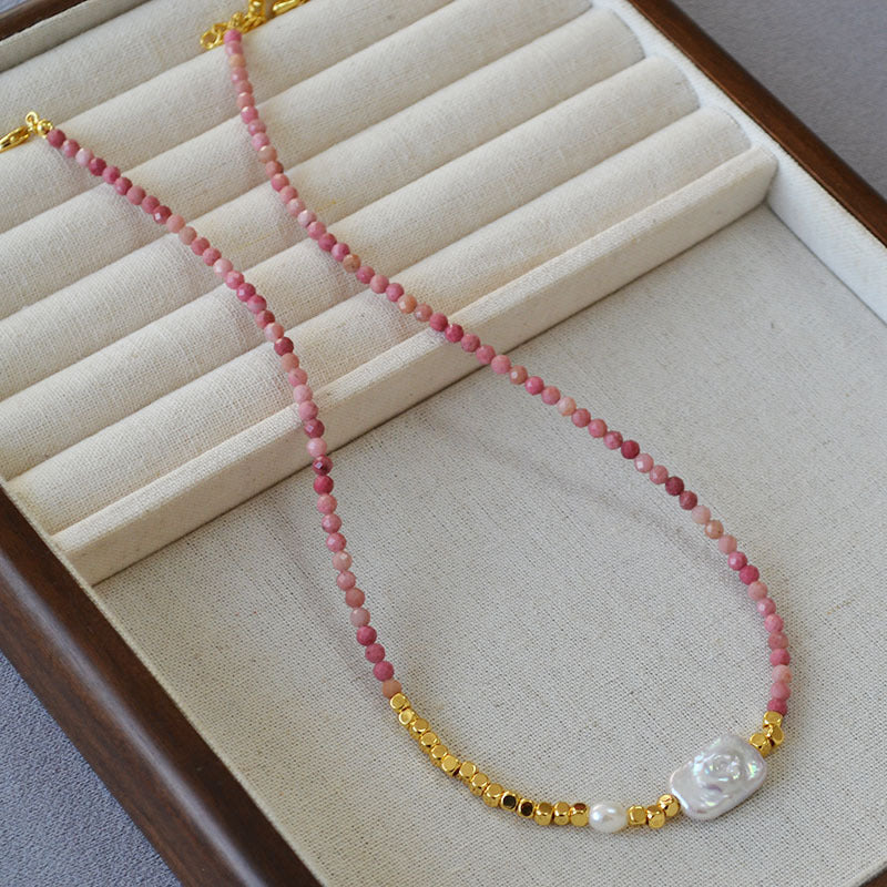 Classic Pearl Necklace with Timeless Appeal