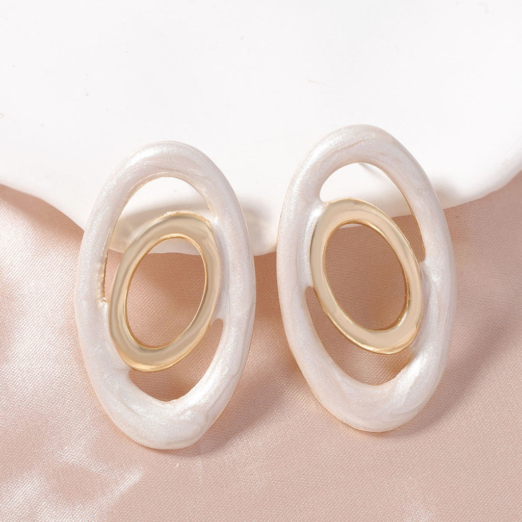 Charming Earring for Any Occasion