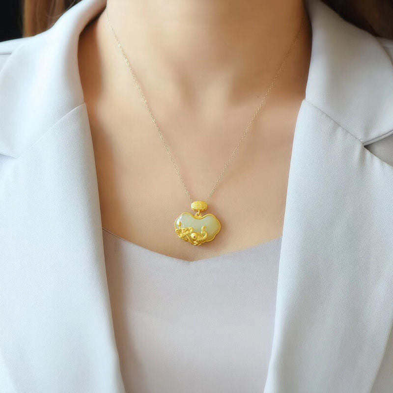 Charming Silver Necklace for Any Occasion