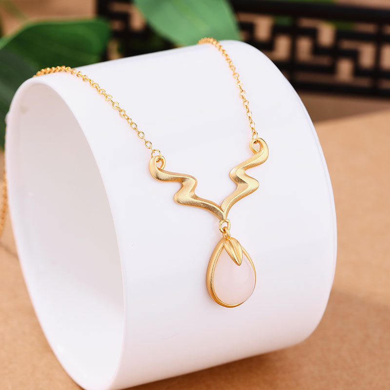 Classic Gold Necklace with Timeless Appeal