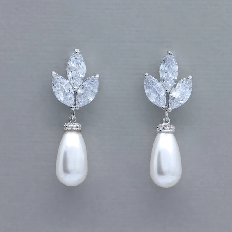 Stunning Pearl Earring for Daily Wear