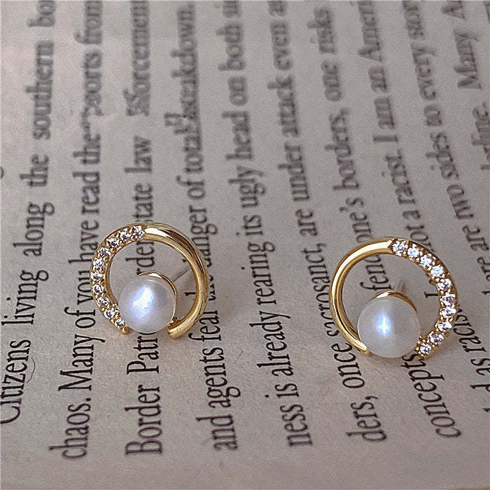 Romantic Pearl Earring for Special Moments