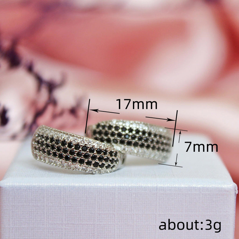 Charming Earring for Any Occasion
