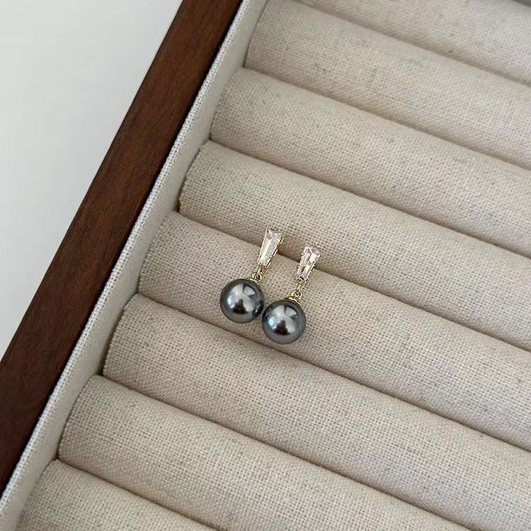 Elegant Pearl Earring for Every Occasion