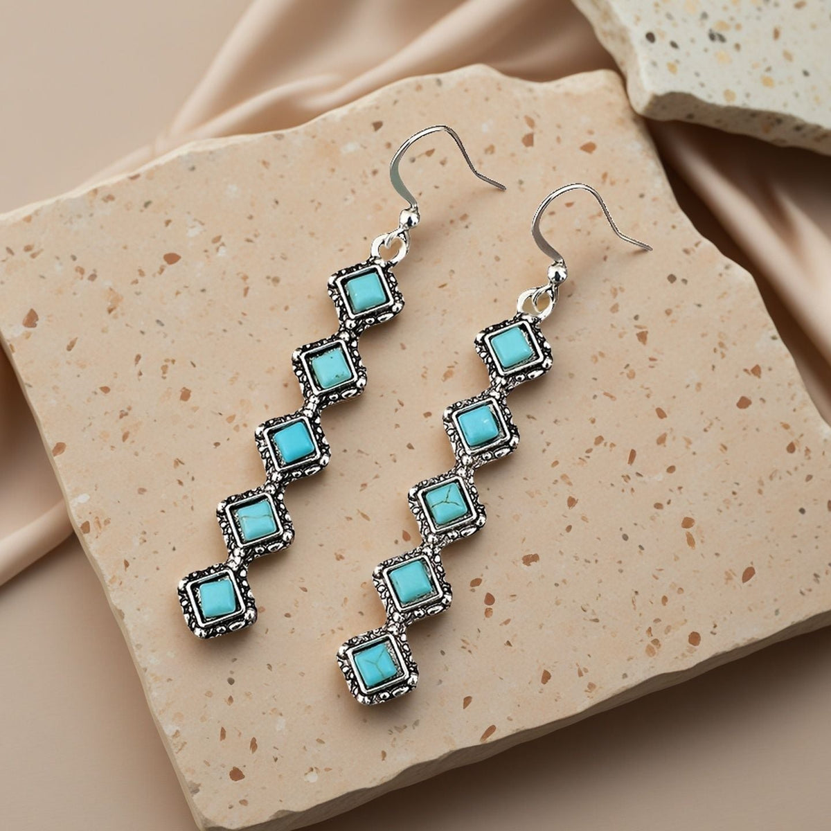 Charming Earring for Any Occasion