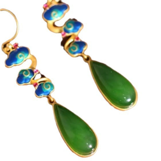 Charming Gold Earring for Any Occasion