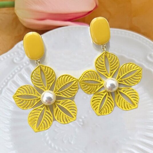 Stunning Earring for Daily Wear